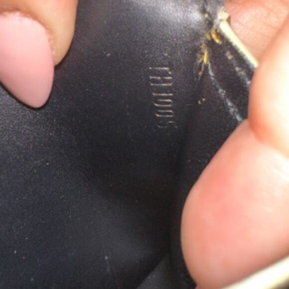 Louis Vuitton LV Long Wallet Authentic - Picture 2 of 5